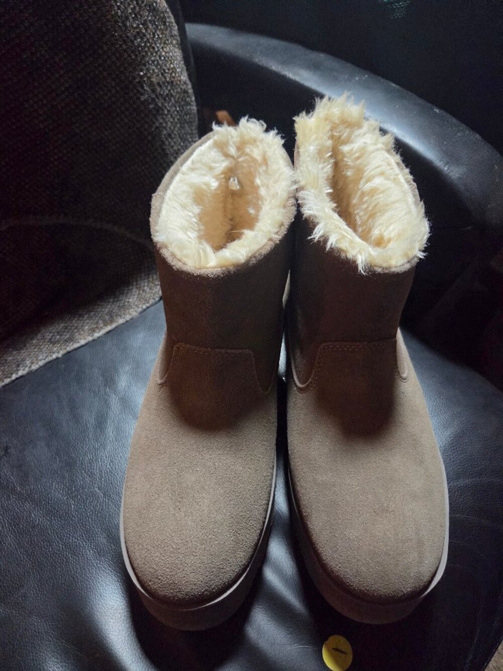 Time and Tru size 8 womens fur lined short ankle boots